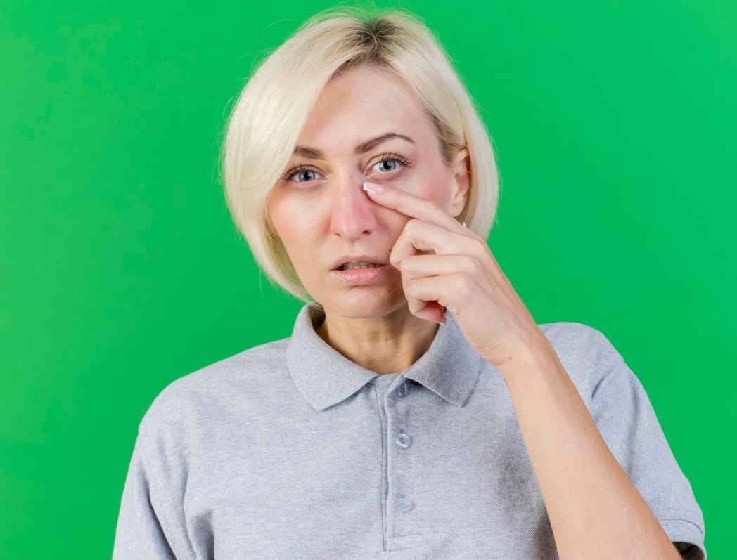 Penyebab dan Cara Efektif Mengatasi Kantung Mata Bengkak