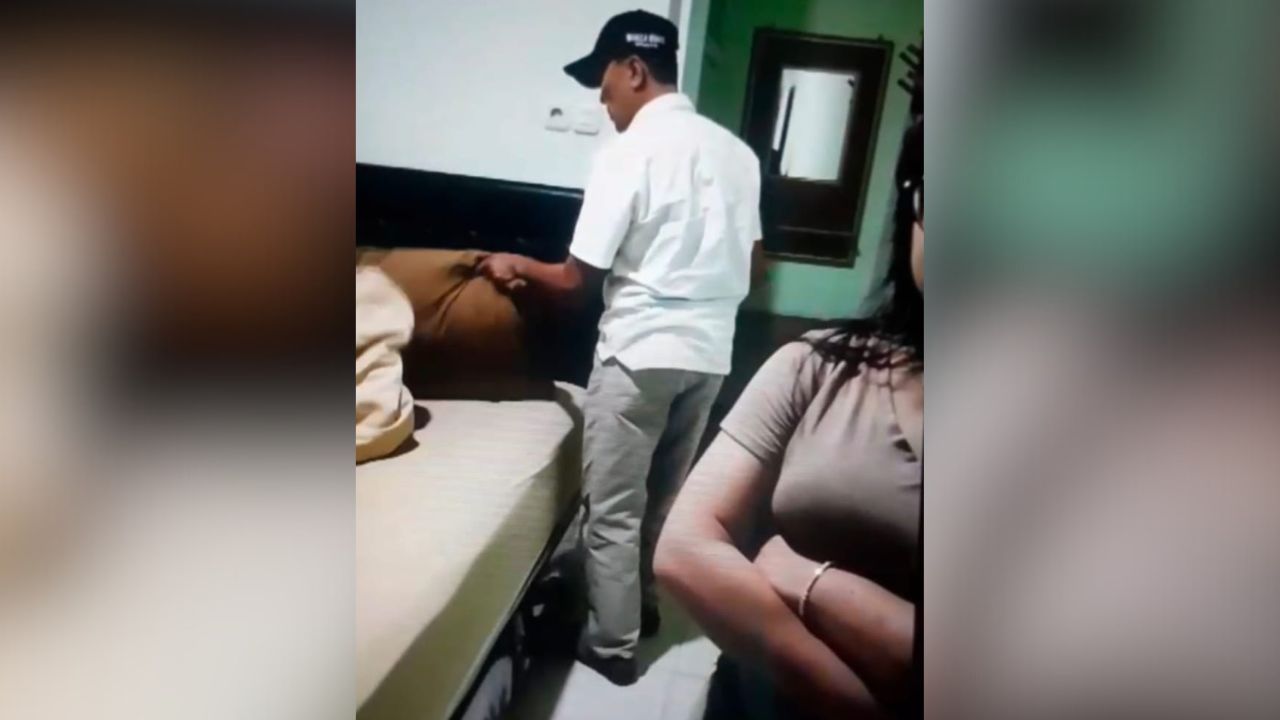 Oknum Kepala Sekolah Digerebek 'Ngamar' dengan Istri Orang di Bandar Lampung