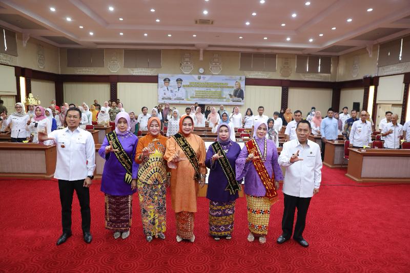 Hadiri Peringatan Hari Kunjung Perpustakaan, Riana Ajak Masyarakat Perluas Wawasan dengan Membaca