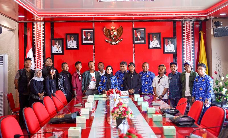 Apresiasi Seniman Mural, Wali Kota Bandar Lampung Berangkatkan 7 Seniman ke Tanah Suci