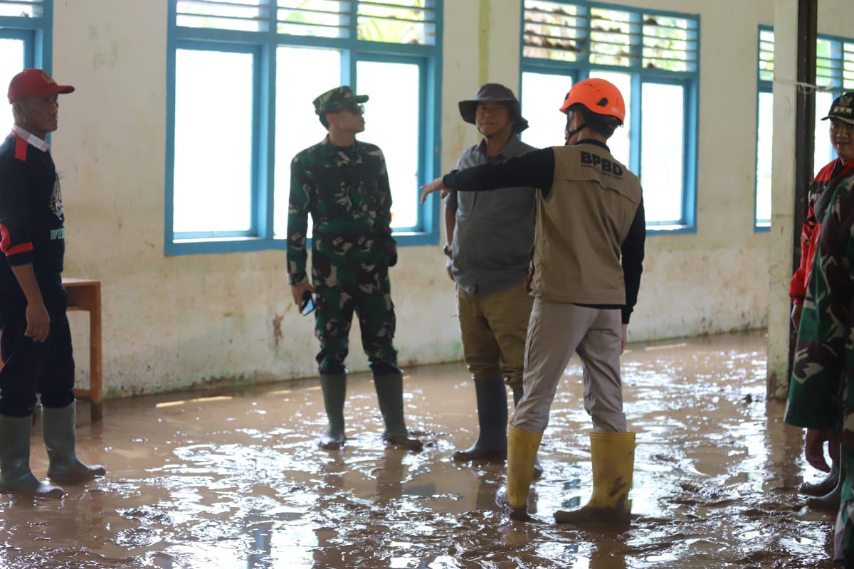 Pj Bupati Nukman dan Dandim Tinjau Lokasi Banjir di BNS Lampung Barat