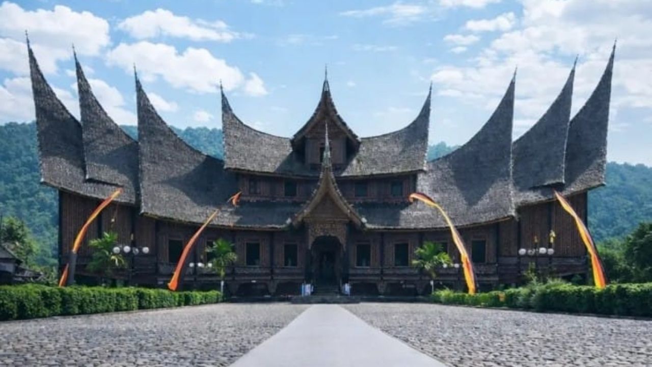 Mengenal Istano Basa Pagaruyung, Simbol Kejayaan Budaya Minangkabau