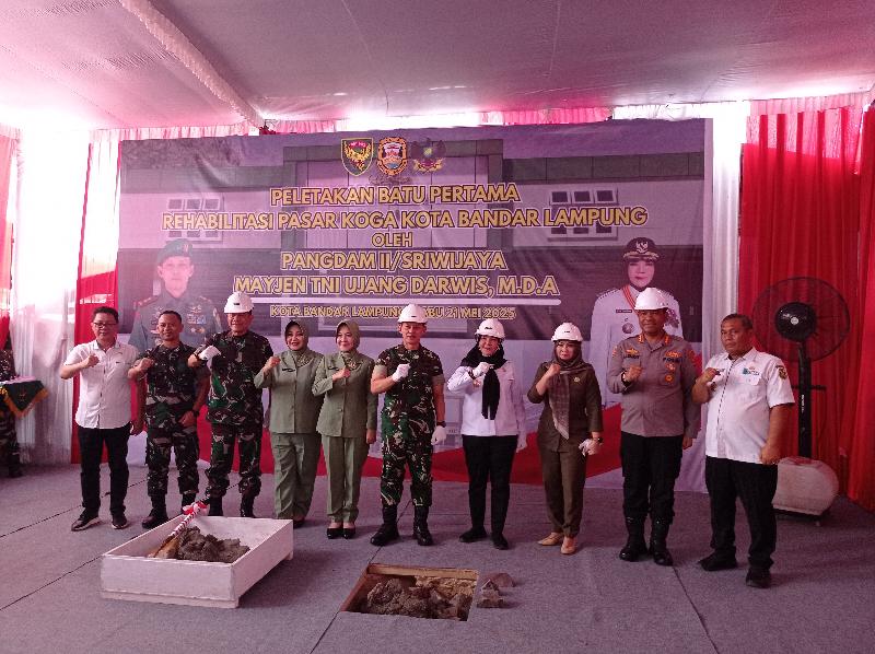 Pemkot Bandar Lampung Revitalisasi Pasar Koga, Pangdam Sriwijaya Letakkan Batu Pertama