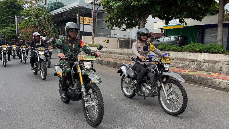 Naik Motor, Kapolresta dan Dandim Bandar Lampung Tinjau Pengamanan TPS Pilkada 2024