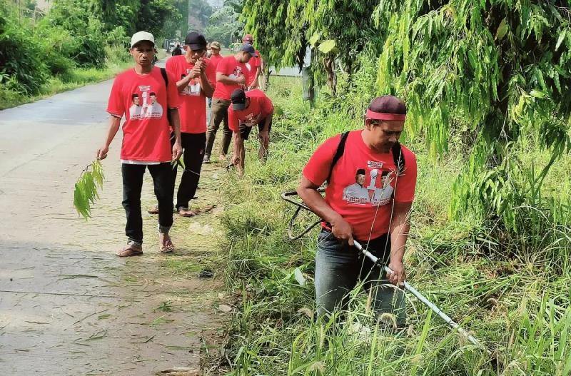 Relawan Solid NE Dan Bolo Ngarit Gelar Kerja Bakti Di Desa Karang Sari Jati Agung