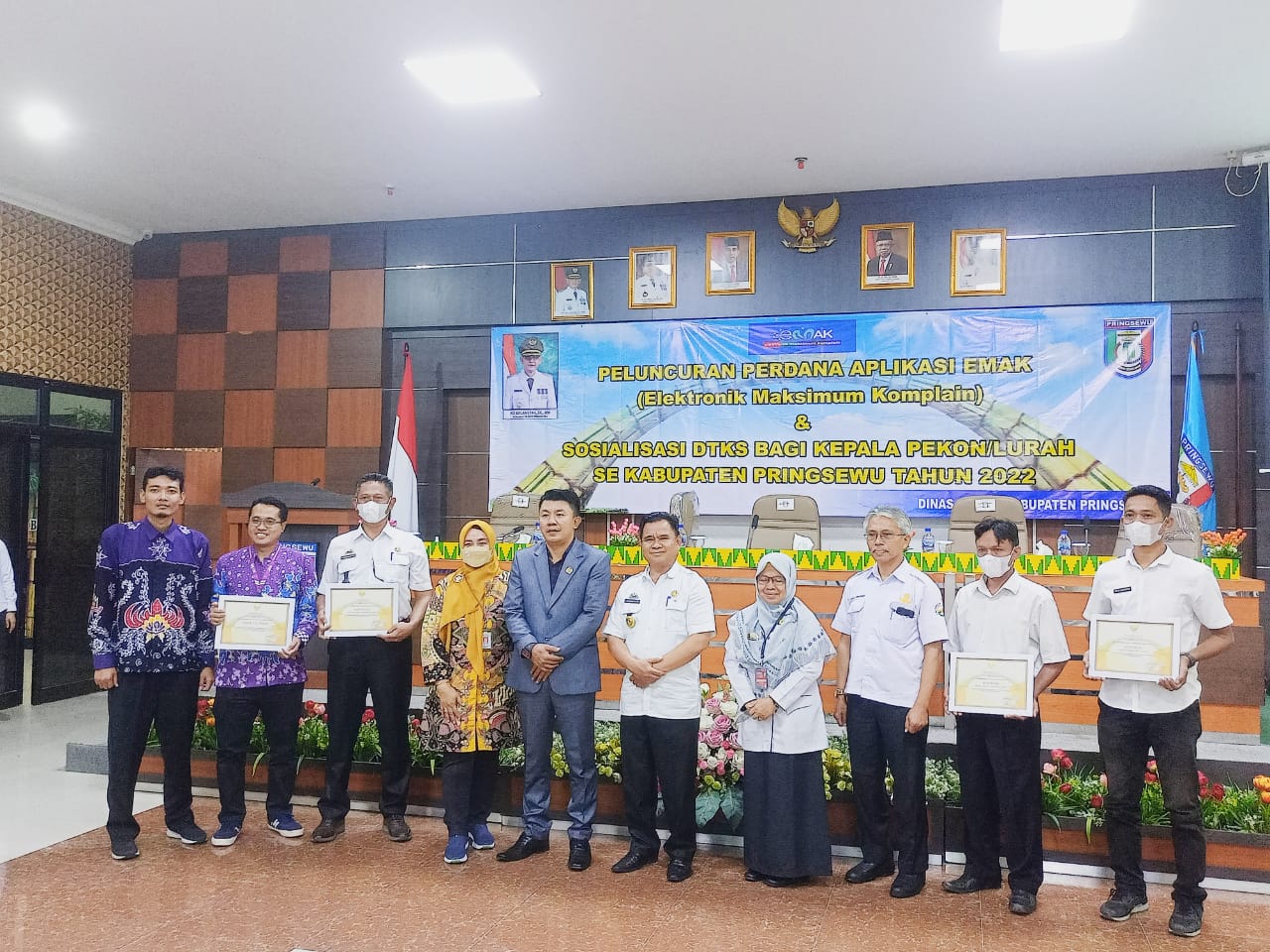 Pj Bupati Pringsewu Launching Aplikasi EMAK untuk Pengelolaan DTKS