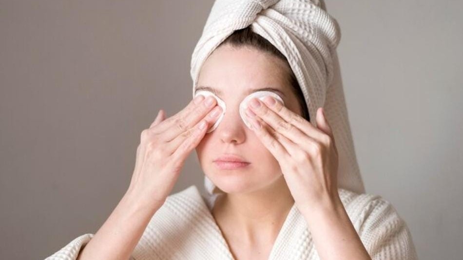 Mata Panda Hilang, Wajah Kembali Segar: Tips Efektif Mengatasi Lingkar Hitam di Bawah Mata