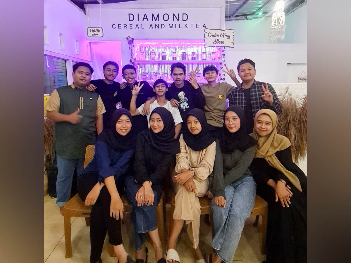 Diamond Cafe Fajarbulan, Destinasi Wisata Kulinernya Para Milenial 