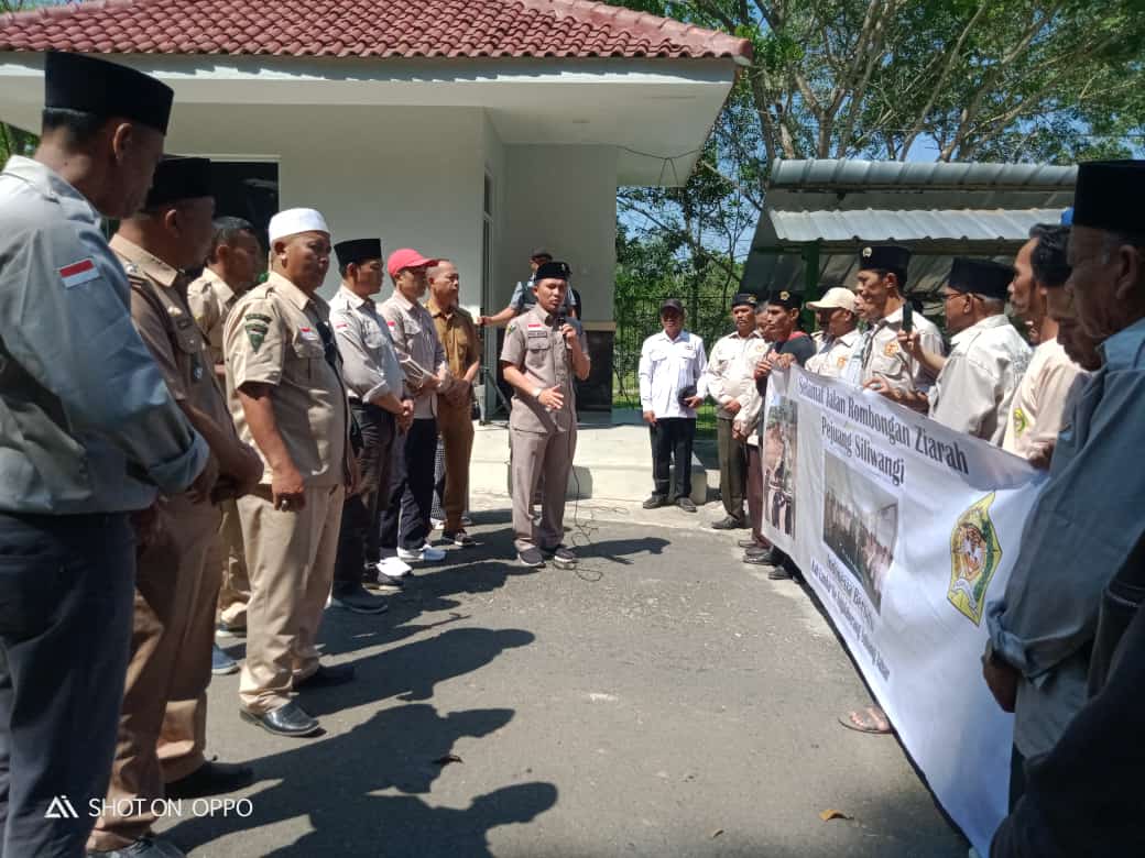 Keluarga PSI Bersatu Lampung Barat Ziarah ke Makam Raden Ama Poeradiredja
