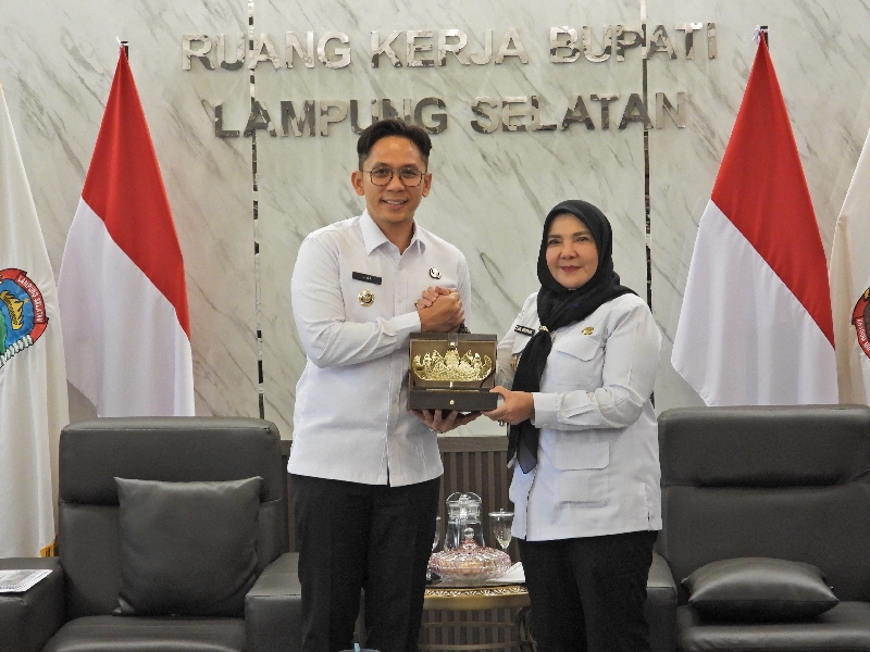 Eva Dwiana Dan Bupati Lampung Selatan Bahas Pembangunan Embung Dan Pengelolaan Sampah