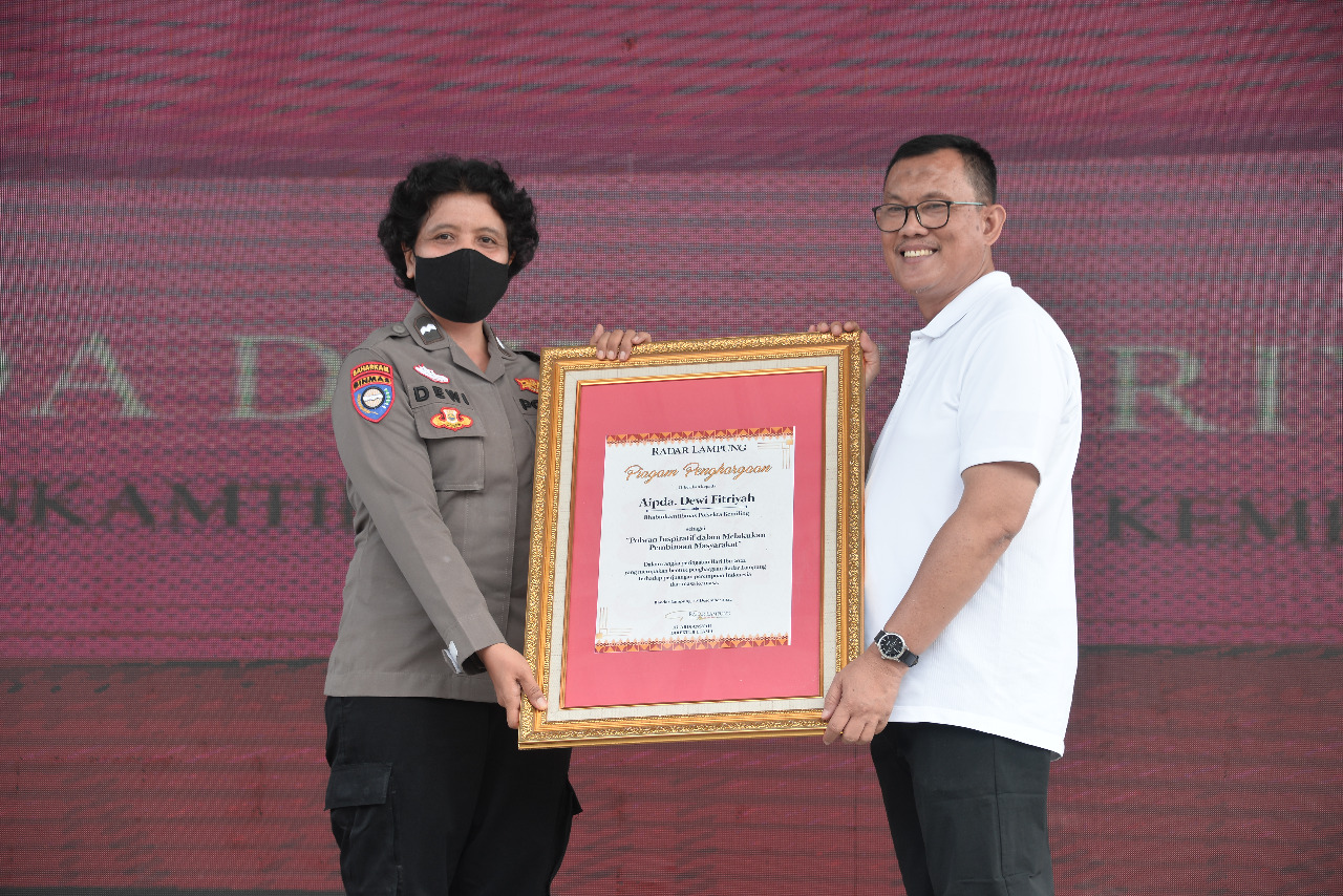 Peringatan Hari ibu tahun 2022, Radar Lampung Beri Penghargaan Polwan