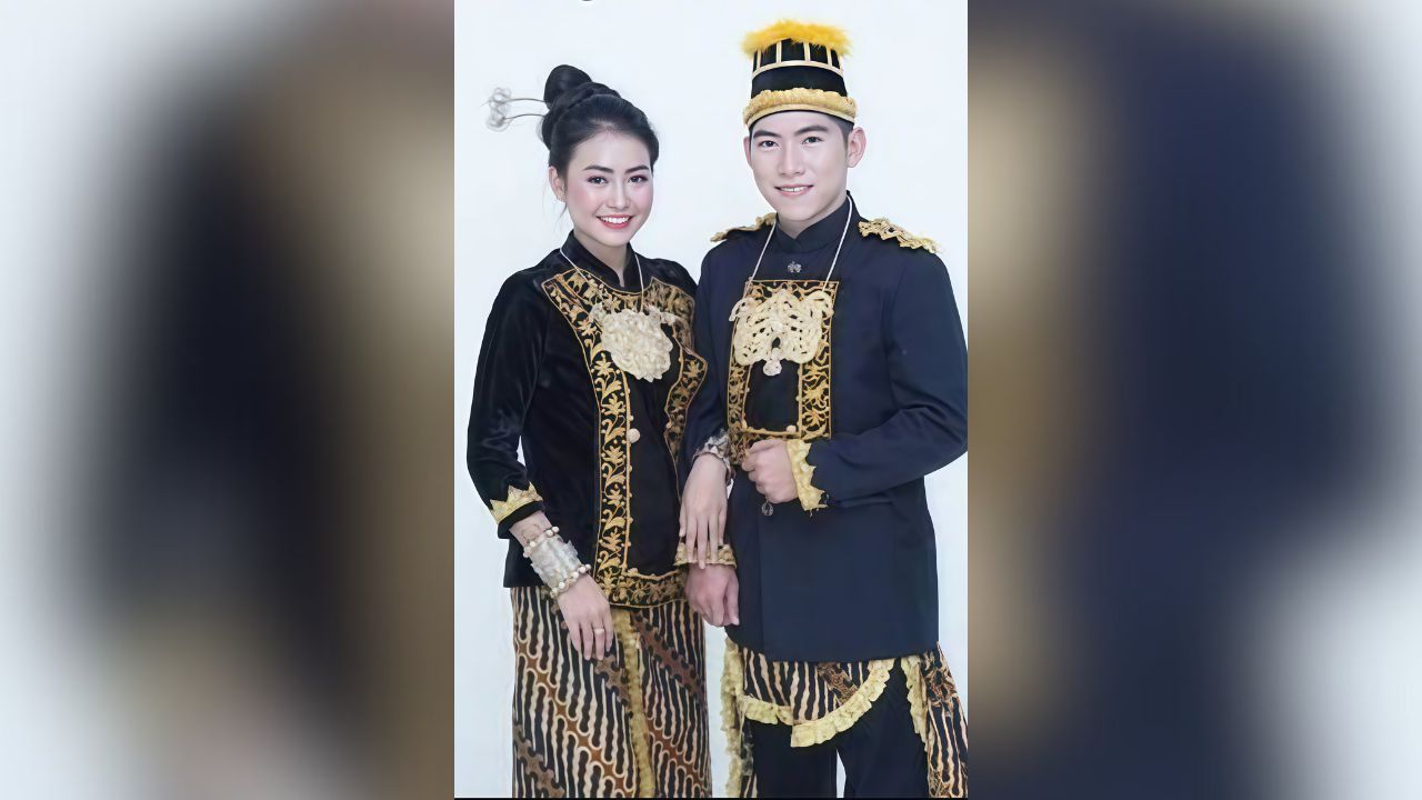 Warisan Busana Adat Kutai yang Elegan dan Bermakna adalah Takwo Kustim