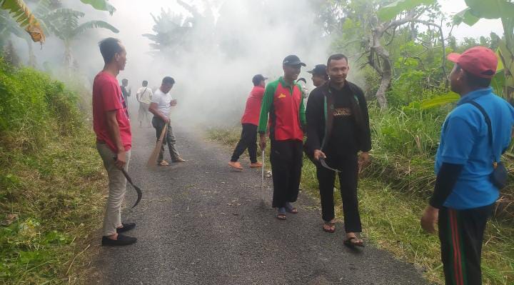 Kegiatan Jumsih, Lurah Kota Sepang Ajak Warga Jaga Kebersihan