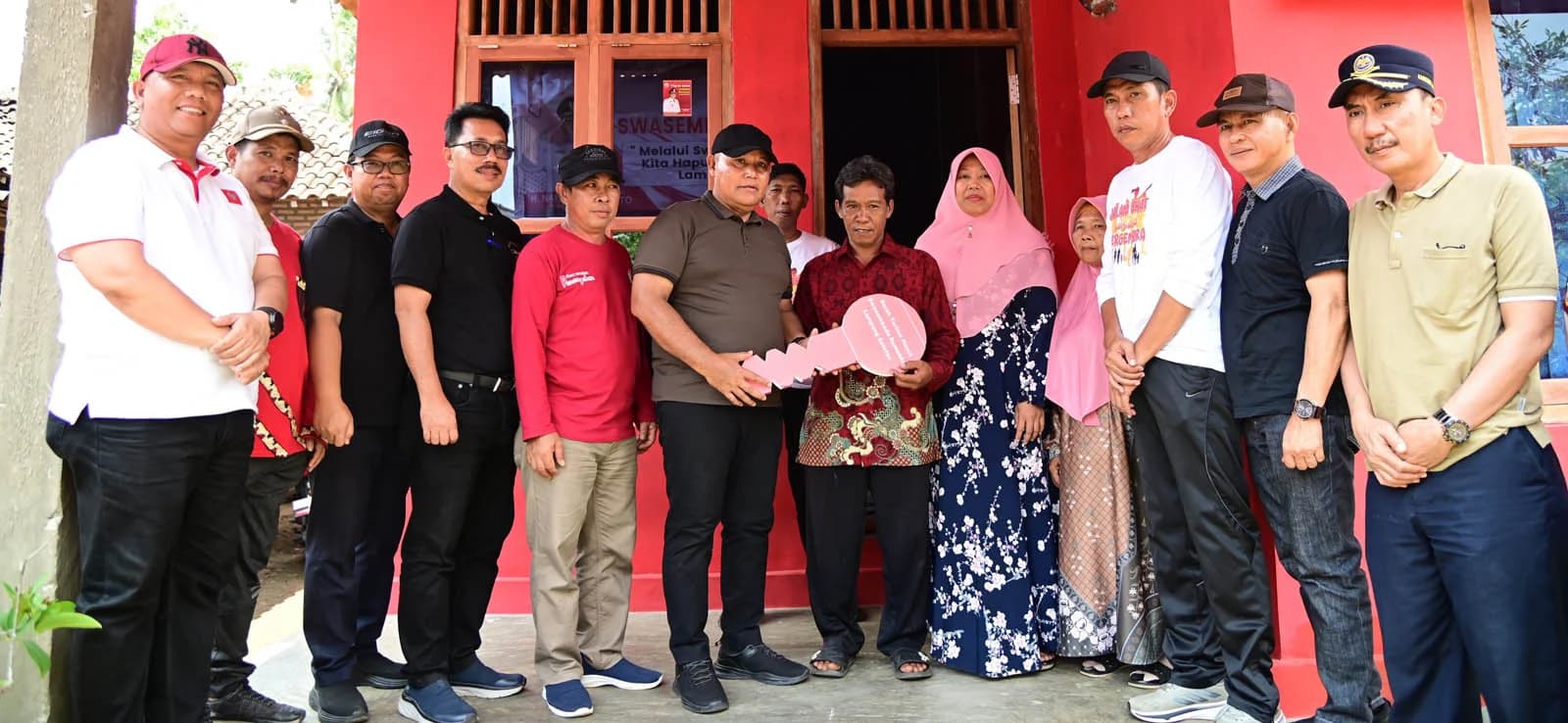 Bupati Lampung Selatan Resmikan Hasil Program Bedah Rumah di Desa Pasuruan