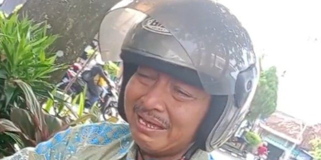 Anak Tega Marahi dan Bentak-bentak Ayah di Acara Wisuda