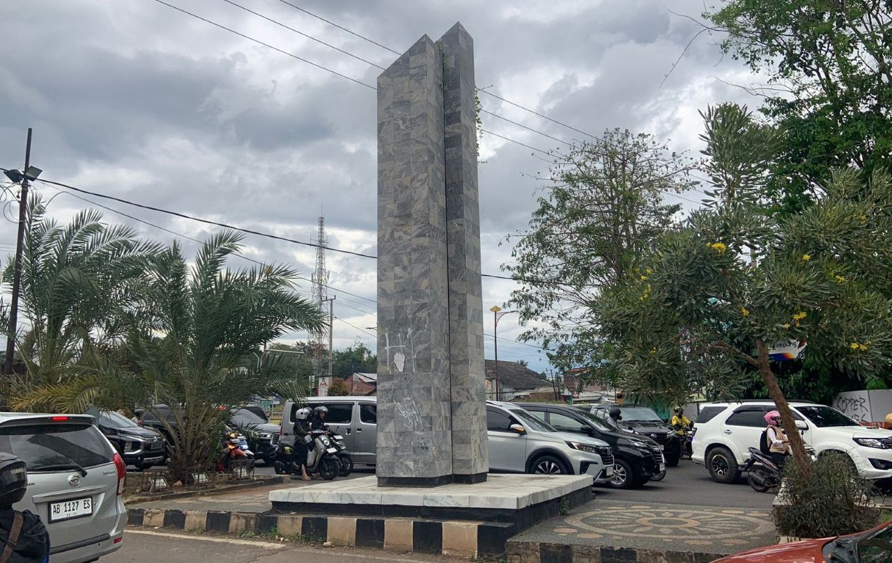 Macet Parah di Tugu Persembahan Unila, Antrean 1 Km