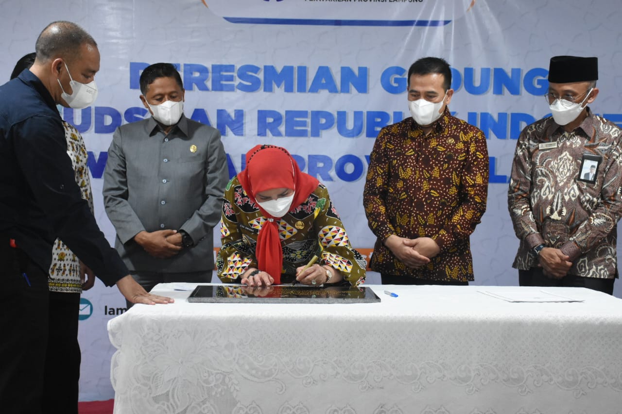 Walikota Eva Dwiana Resmikan Kantor Baru Ombudsman Lampung