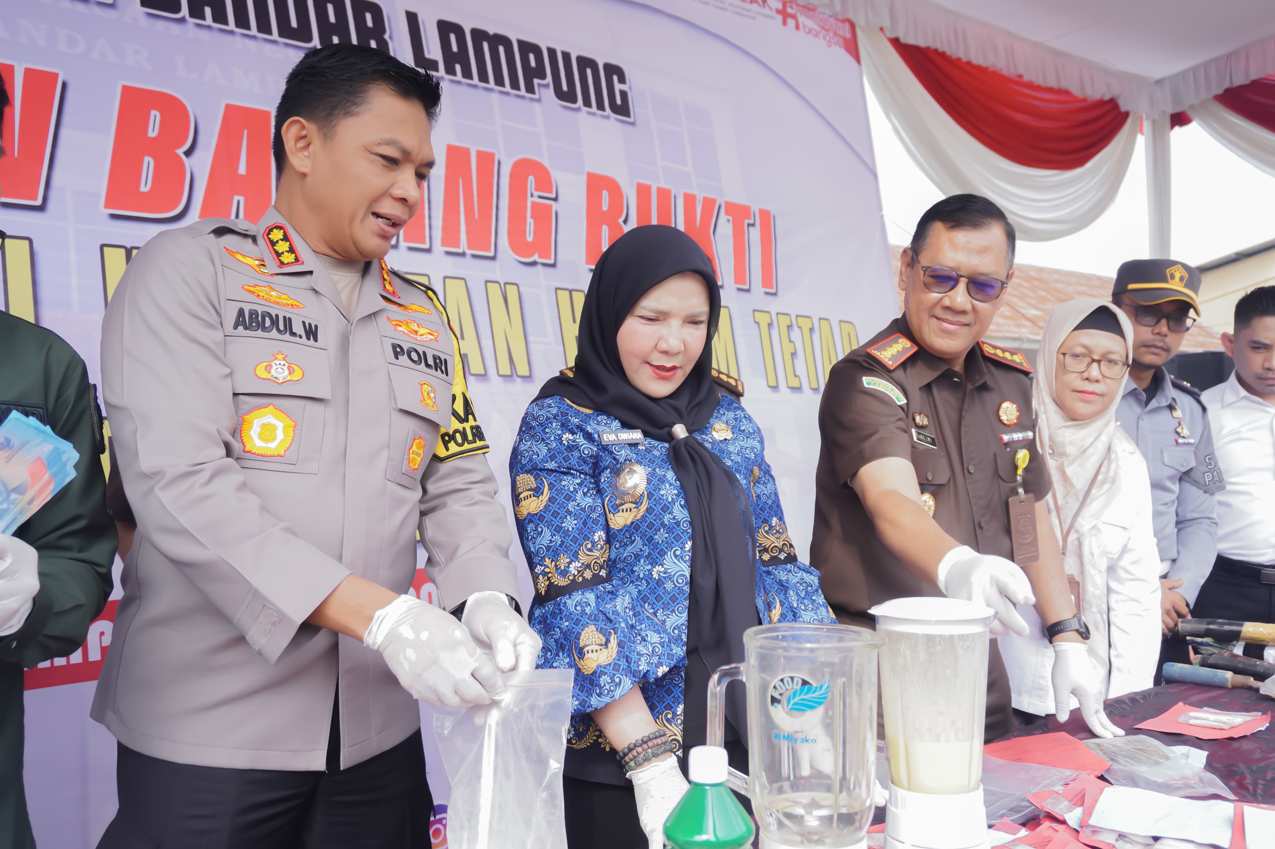 Kejari Bandar Lampung Musnahkan Barangbukti Periode Tahun Lalu sampai Juli