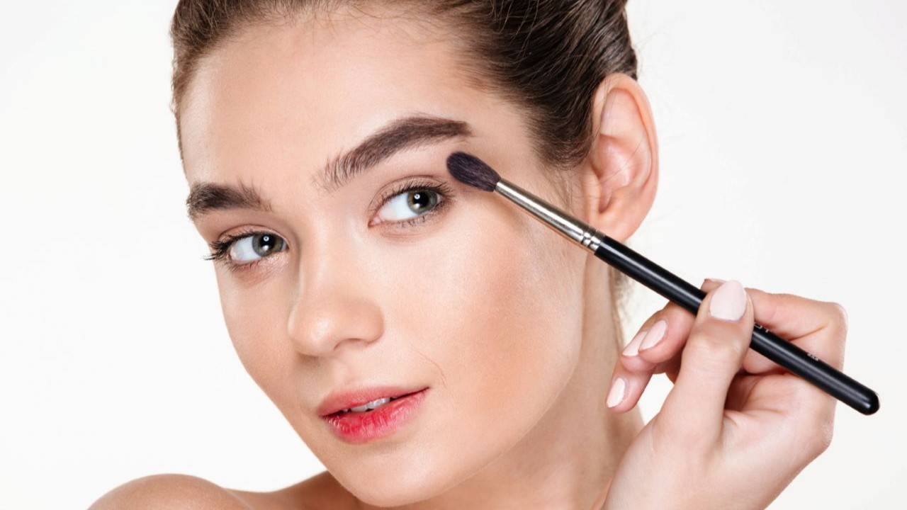 Tips Menggunakan Concealer: Rahasia Kulit Wajah Tampak Mulus dan Cerah