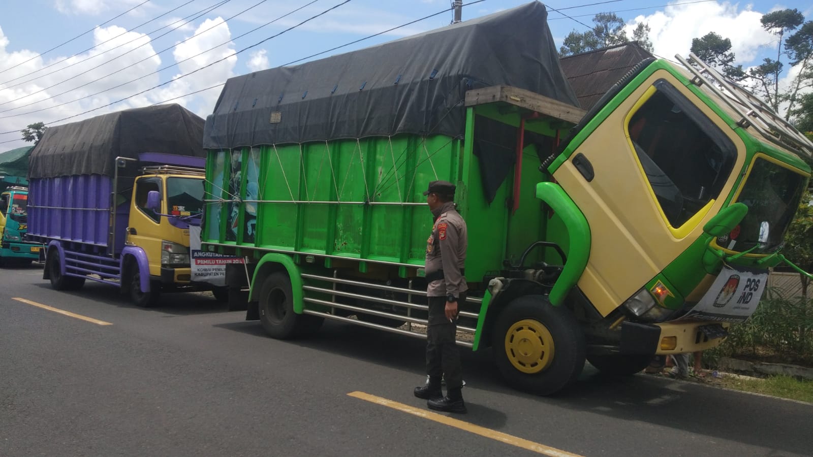 Padahal Anggaran Besar, Armada Logistik Pemilu di Lampung Barat Macet di Jalan