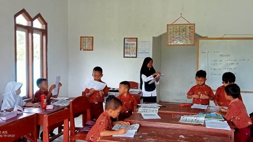 SDN I Purwa Agung Gunakan Mushola dan Perpustakaan Sebagai Ruang Belajar