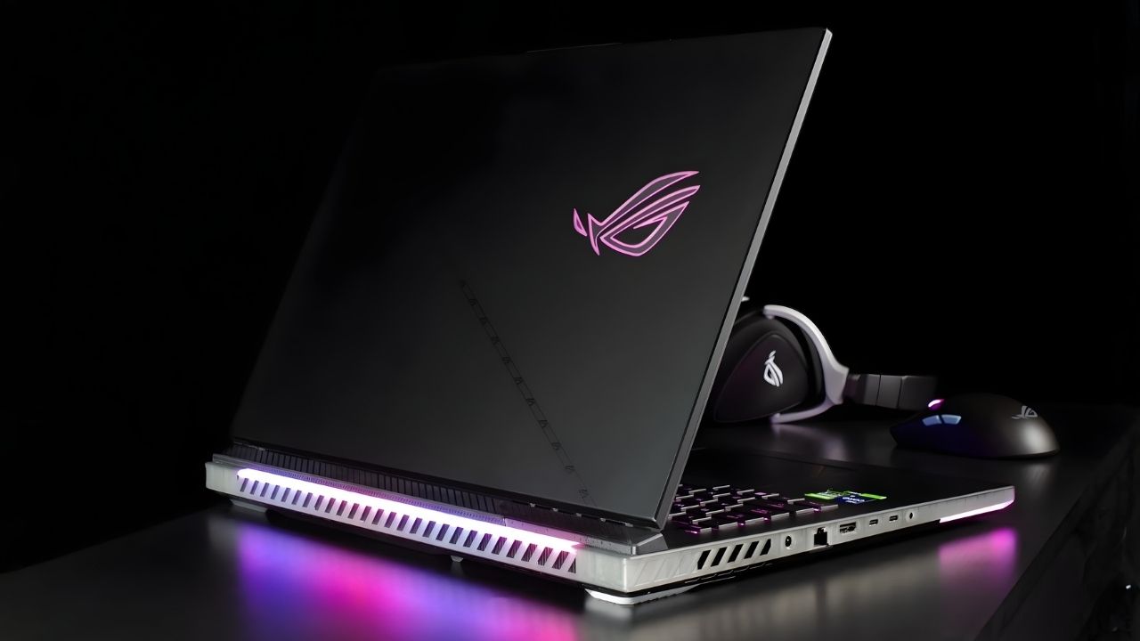 ASUS ROG Strix SCAR 18, Laptop Gaming Super Premium yang Masih Perkasa di Akhir 2025