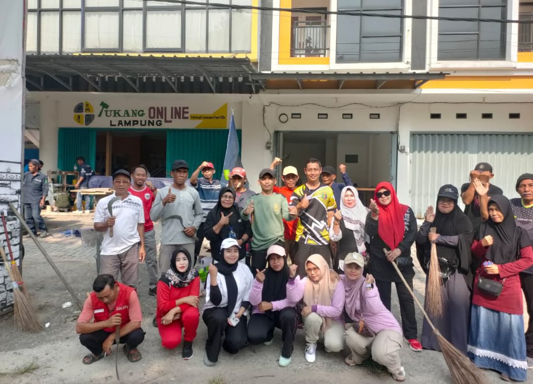 Warga Korpri Jaya Antusias Ikuti Kegiatan Jumat Bersih