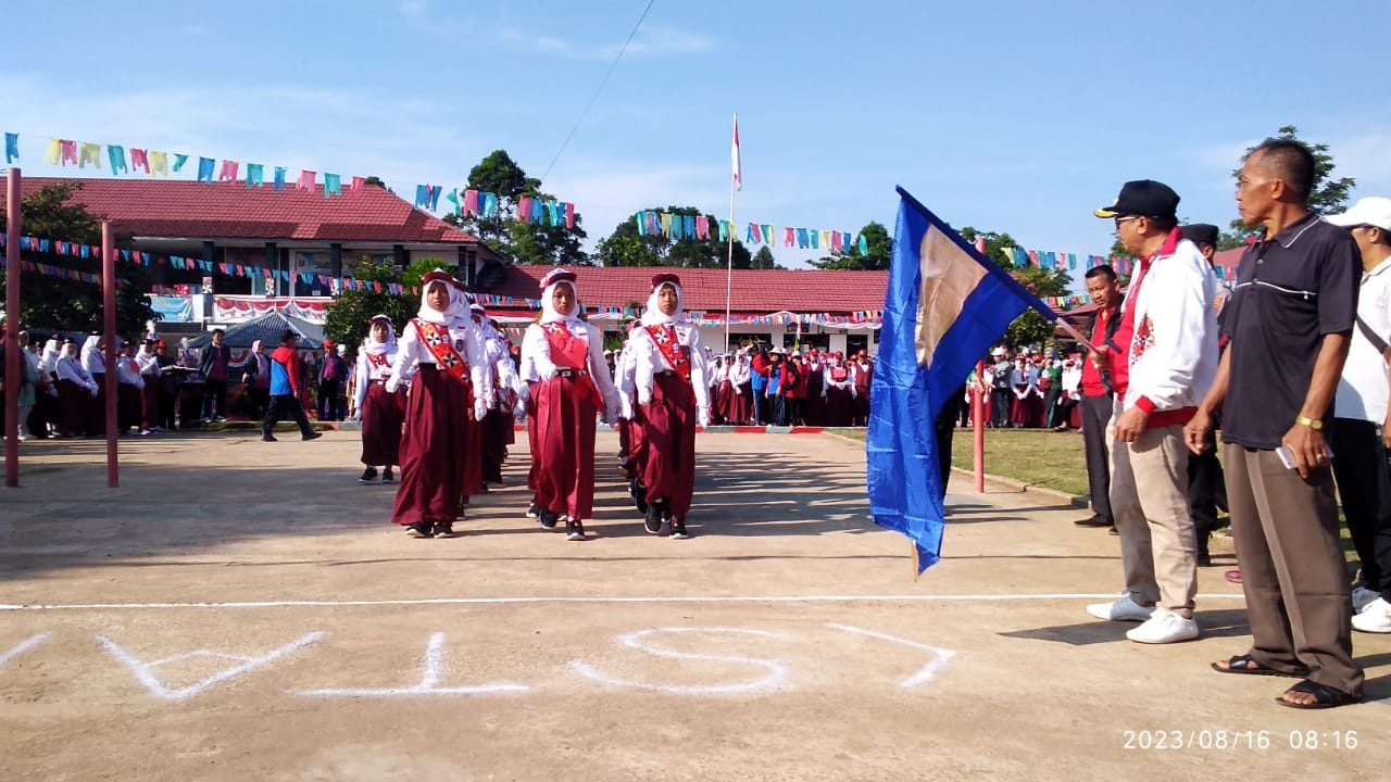 Camat Way Tenong Lepas Peserta Lomba PBB Semarak HUT RI dari 37 Sekolah