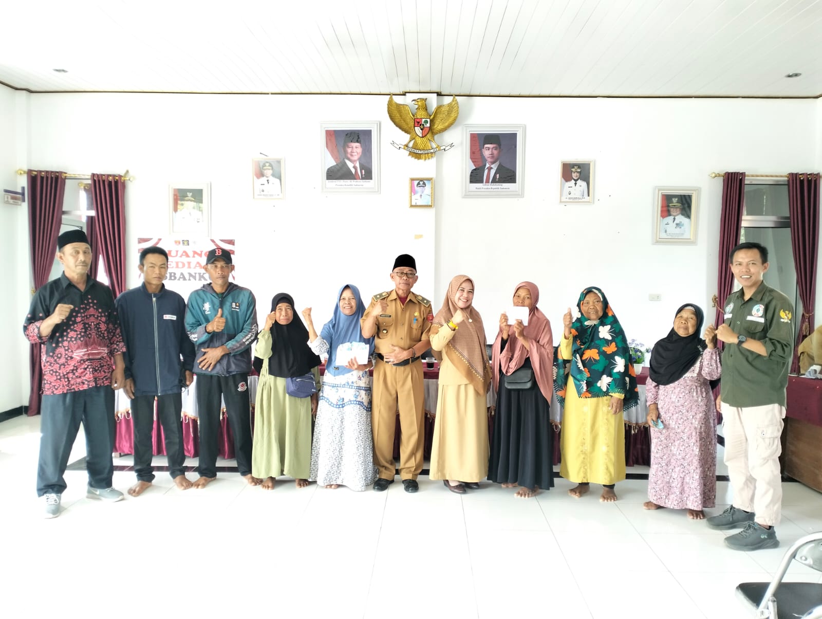 9 KPM Pekon Simpang Sari Terima BLT-DD Tahap I, Cair Enam Bulan Sekaligus