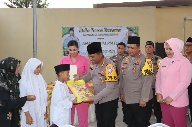 Safari Ramadhan, Polresta Bandar Lampung Buka Bersama dan Santuni Anak Yatim