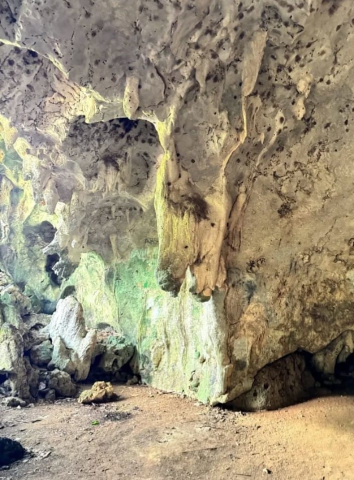 Jejak Spiritual Datuk Peut: Sang Pertapa di Goa Tapak Raja