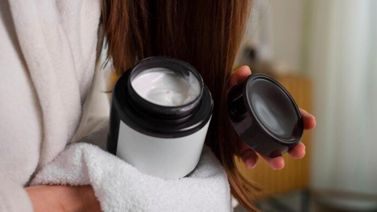 11 Manfaat Vaseline untuk Rambut: Solusi Murah Rambut Kering dan Kusam