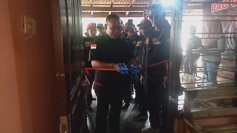 Resmikan Kantor Sekretariat Baru Grib Jaya PAC Jatiagung Santuni Anak Yatim-piatu 