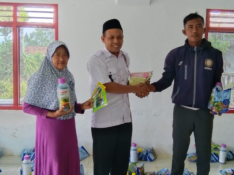 Pihak Pekon Srimenanti Salurkan Batuan Program Ketahanan Pangan Jenis Nabati 