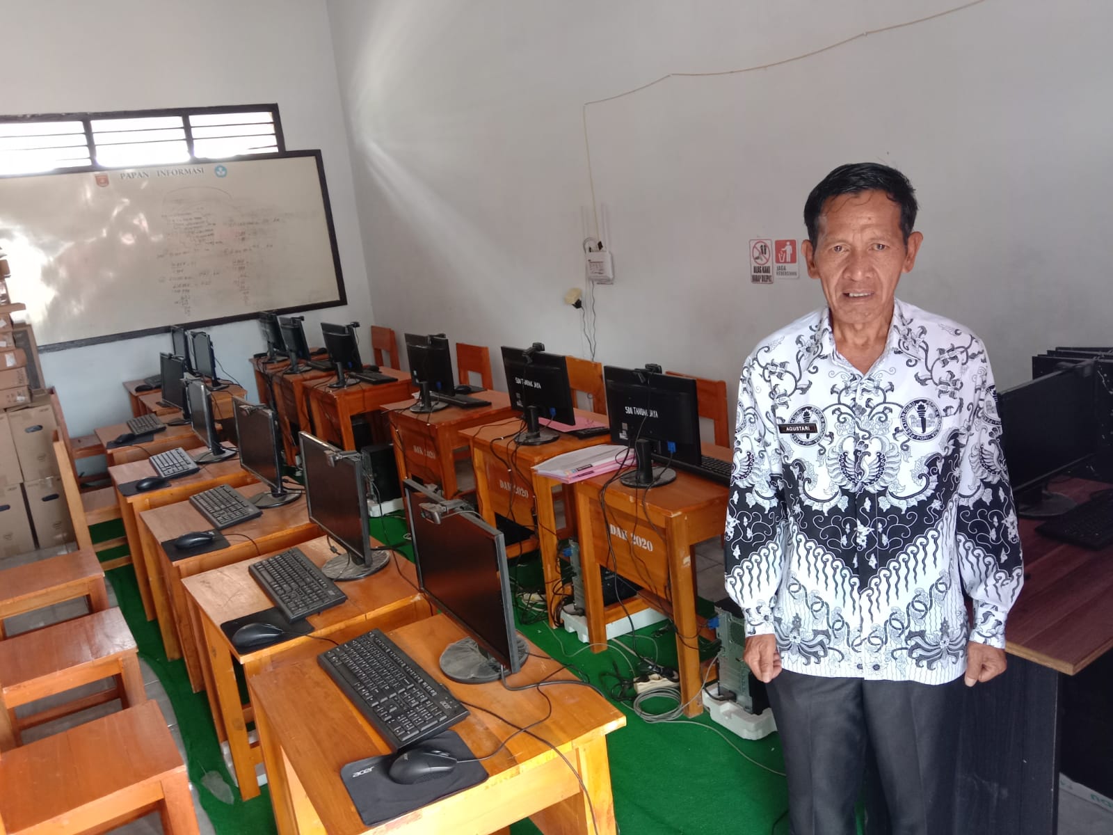 Fasilitas Komputer di SDN Tambak Jaya Berikan Semangat Belajar Lebih Siswa 