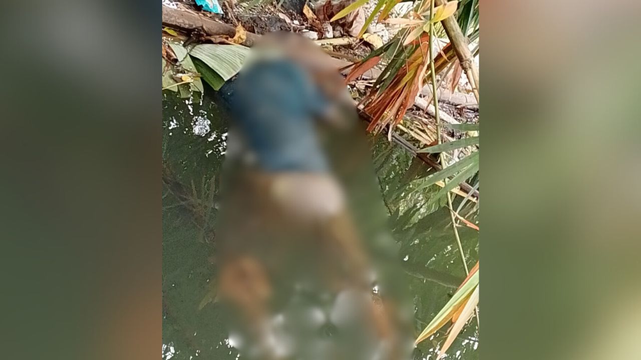 Mayat Pria Mengapung di Way Marang Gegerkan Warga Bangun Negara