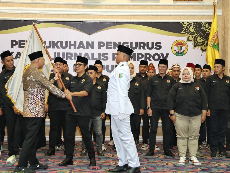 Kukuhkan IJP Lampung, Gubernur Mirza Minta OPD Terbuka Dengan Media