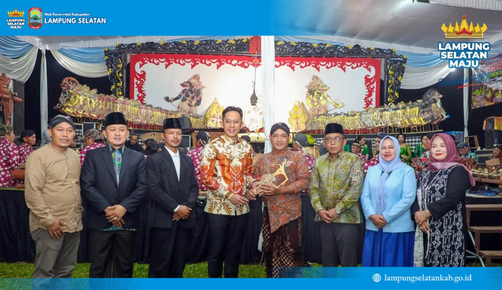 Hadiri Pagelaran Wayang Kulit di Purwodadi, Bupati Egi: Wahyu Cakraningrat Simbol Pembangunan Berkeadilan
