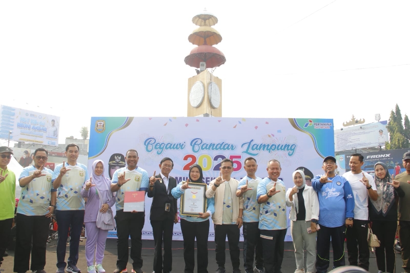 Dandim 0410/KBL Dukung Pemecahan Rekor MURI Sekubal Raksasa di HUT ke-343 Kota Bandar Lampung