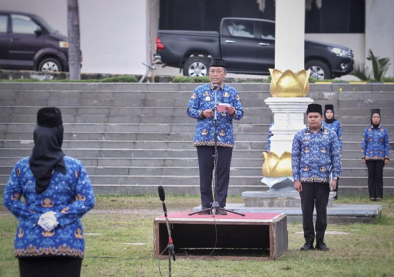 Staf Ahli Gubernur Pimpin Upacara Bulanan Pemprov Lampung dan Tekankan Pentingnya Literasi