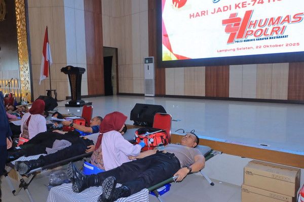 HUT ke-74 Humas Polri, Polda Lampung Kumpulkan 1.072 Kantong Darah dari Aksi Donor Serentak