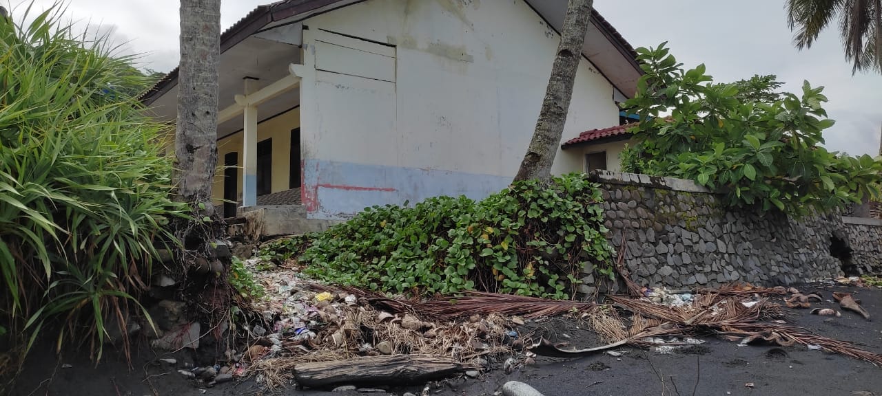 Rumah Hingga Fasum Terancam Abrasi Pantai