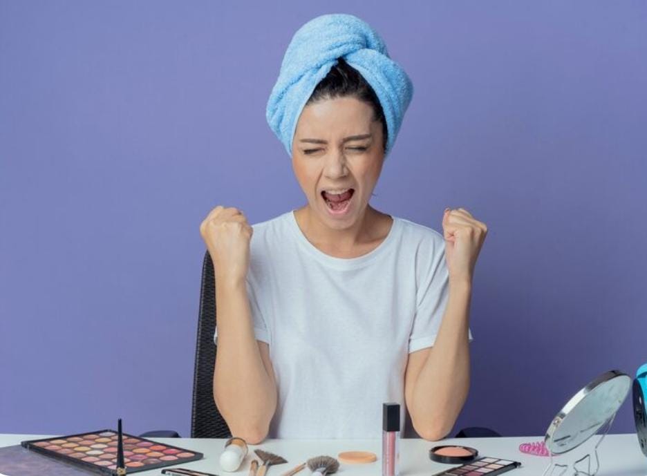 3 Kebiasaan Makan Sehat untuk Kulit Bersih, Kencang, dan Cerah Alami