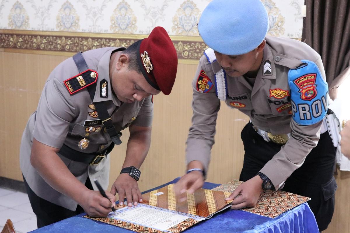 Jabatan Kasat Narkoba Polres Lampung Barat Diserahterimakan, Kapolres Pimpin Upacara Sertijab