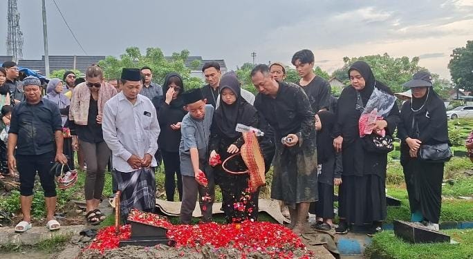Detik-Detik Kepergian Ibunda Anji, Sempat Dikira Tertidur Nyenyak