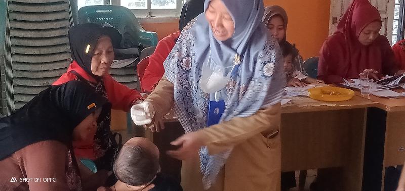 Sukseskan Program PIN, Desa Karangrejo Laksanakan Imunisasi Polio 