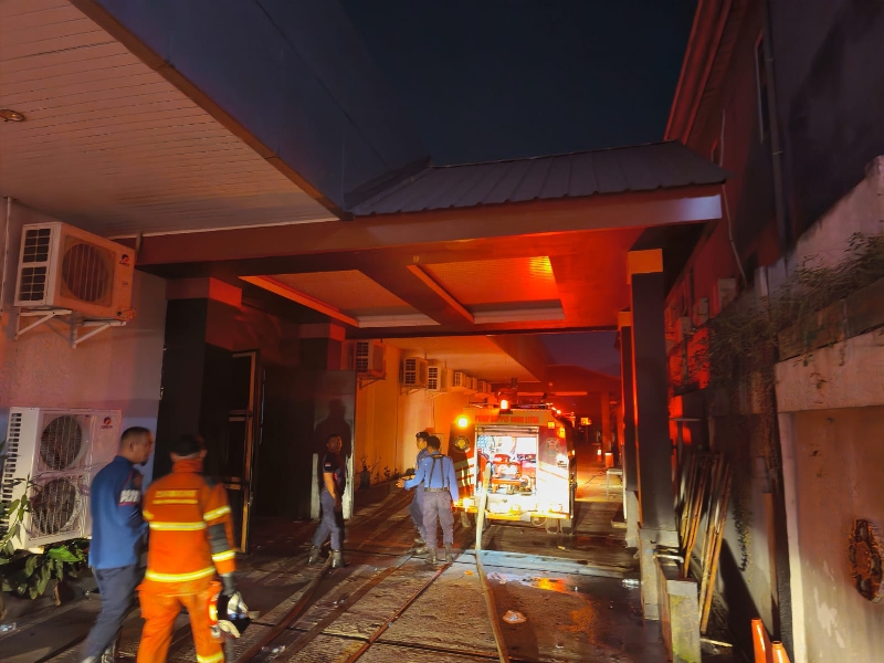 Kebakaran Hebat Lahap Radar Space Kitchen Bar and Lounge di Bandar Lampung