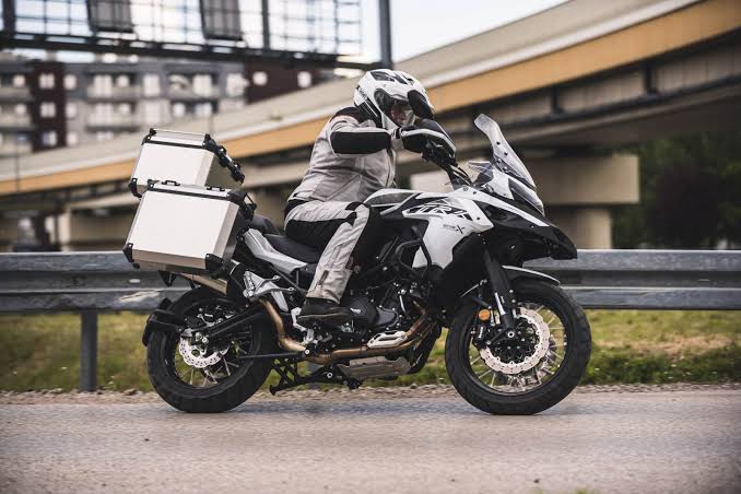 Benelli TRK 502X, Motor Adventure Touring Tangguh untuk Semua Medan