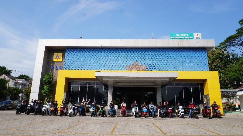 Dorong Pertumbuhan Ekosistem Motor Listrik, PLN UID Lampung Gandeng KOSMIK Gelar Sunmori Hijau