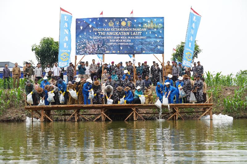 KSAL TNI AL Kunjungi Lampung, Tinjau Program Ketahanan Pangan dan Gelar Bakti Sosial